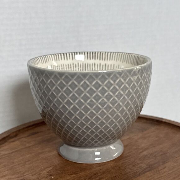 2 Signature Housewares Footed Stoneware 14 oz Mugs Diamonds Dots Lines & Zigzags - Picture 6 of 16